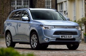 Гибридный кроссовер Mitsubishi Outlander PHEV начнут продавать в августе